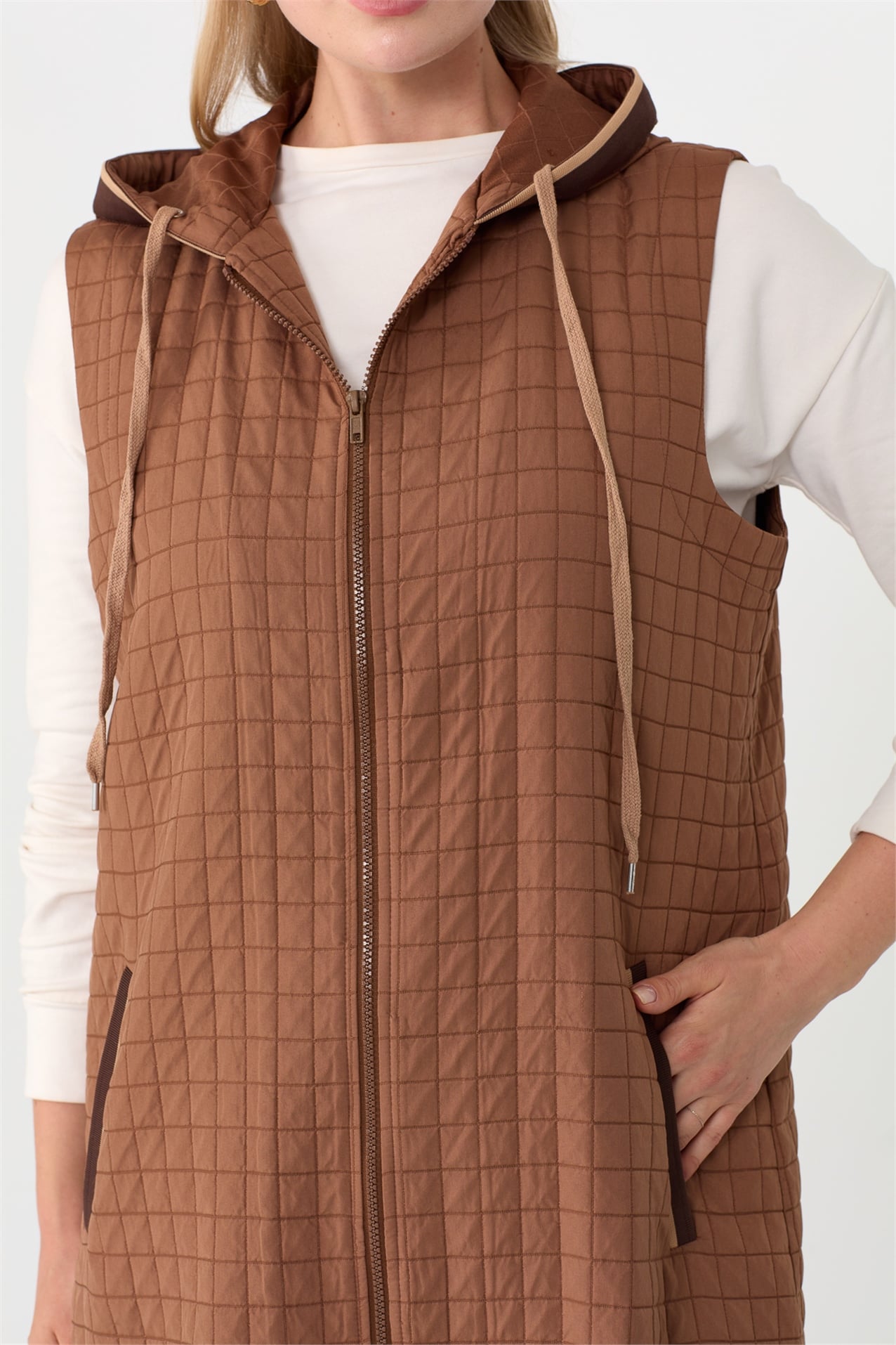 NİHAN Yelek Nihan Ribana Detaylı Kapşonlu Büyük Beden Yelek  Kahve_modest