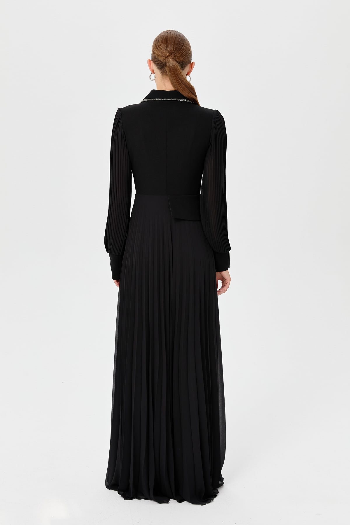 NİHAN Dress Sim Şerit Aksesuarlı Eteği ve Kolları Piliseli Krep Elbise  Siyah_modest