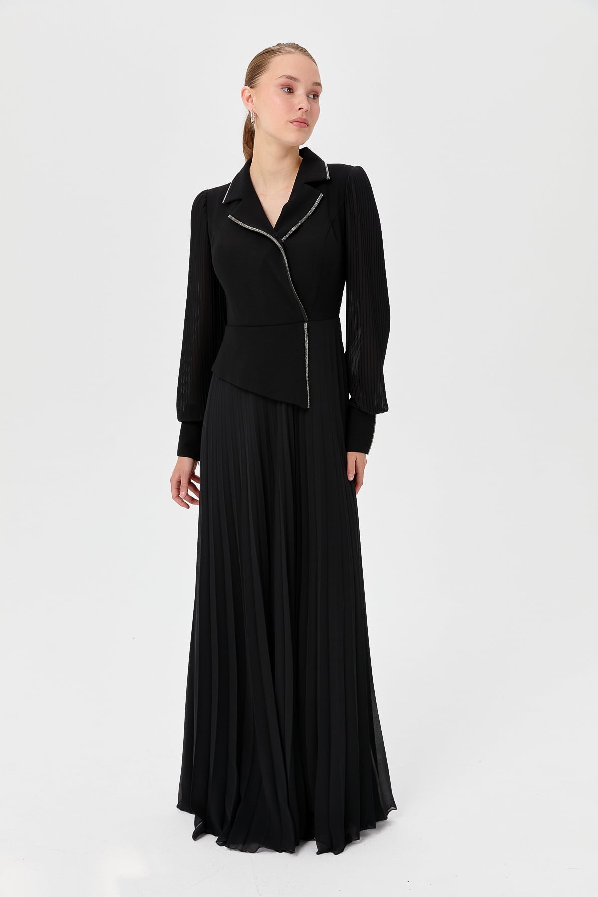 NİHAN Dress Sim Şerit Aksesuarlı Eteği ve Kolları Piliseli Krep Elbise  Siyah_modest