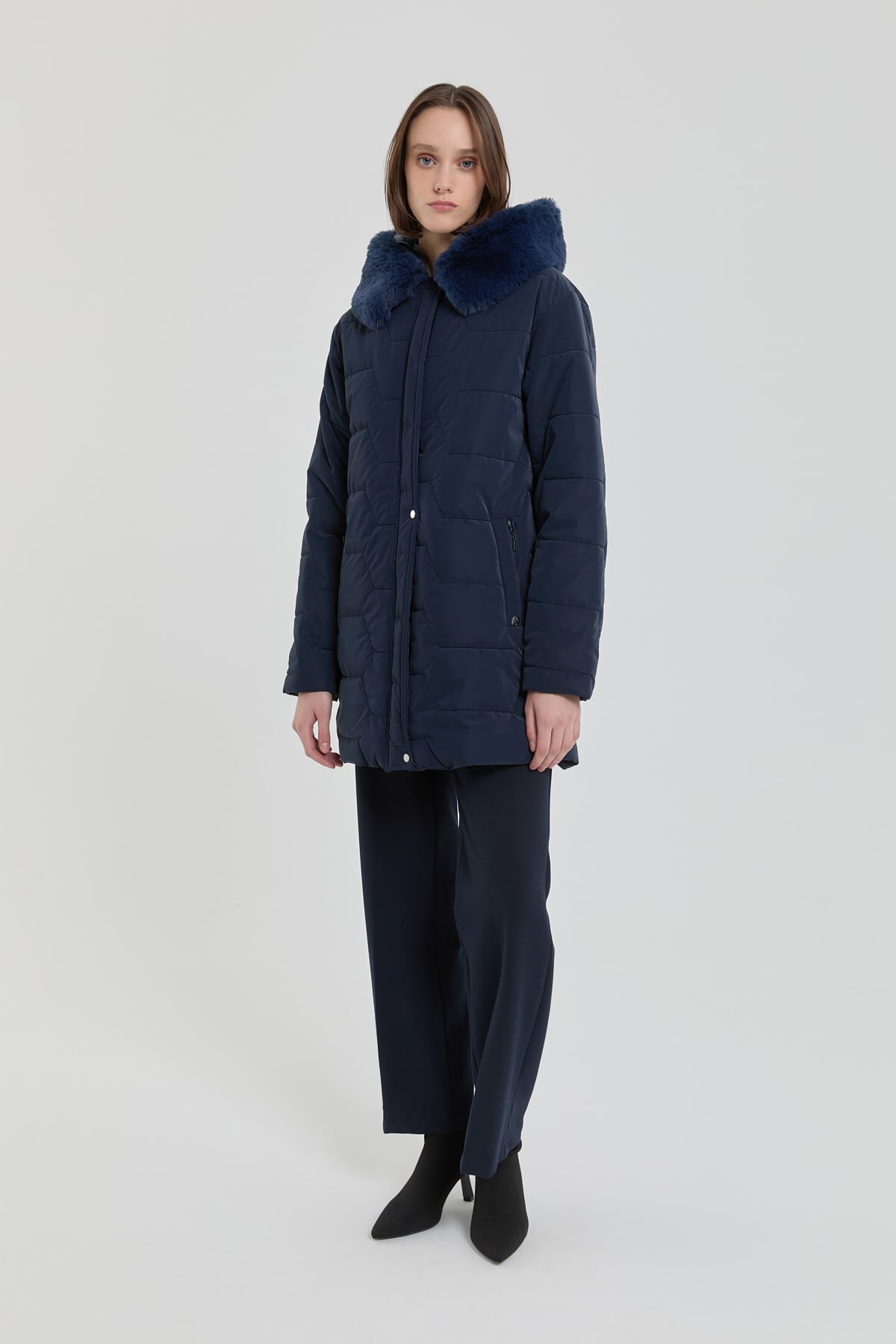 NİHAN Coat Kürk Kapşonlu Oversize Kapitone Kaban  Lacivert_modest