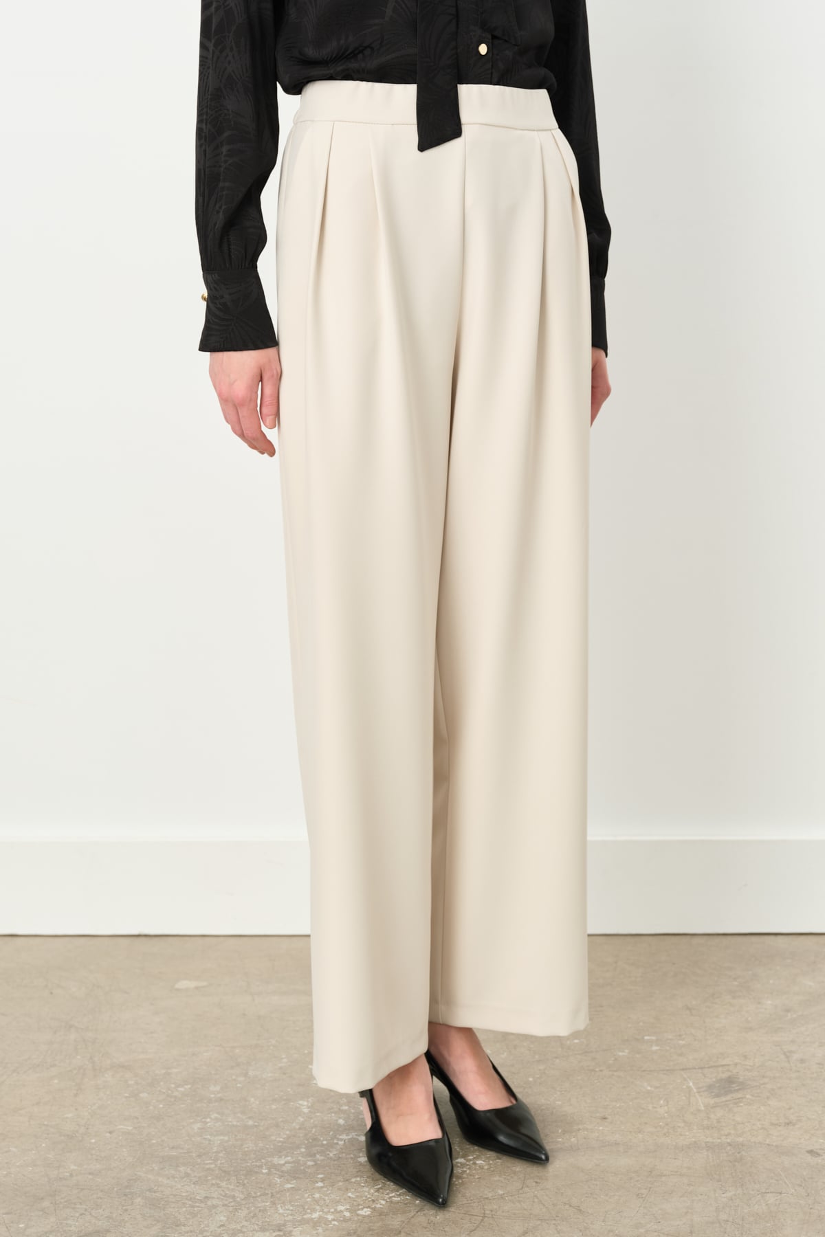 NİHAN Pants Nihan Arka Beli Lastikli Çift Pileli Palazzo Pantolon  Taş_modest