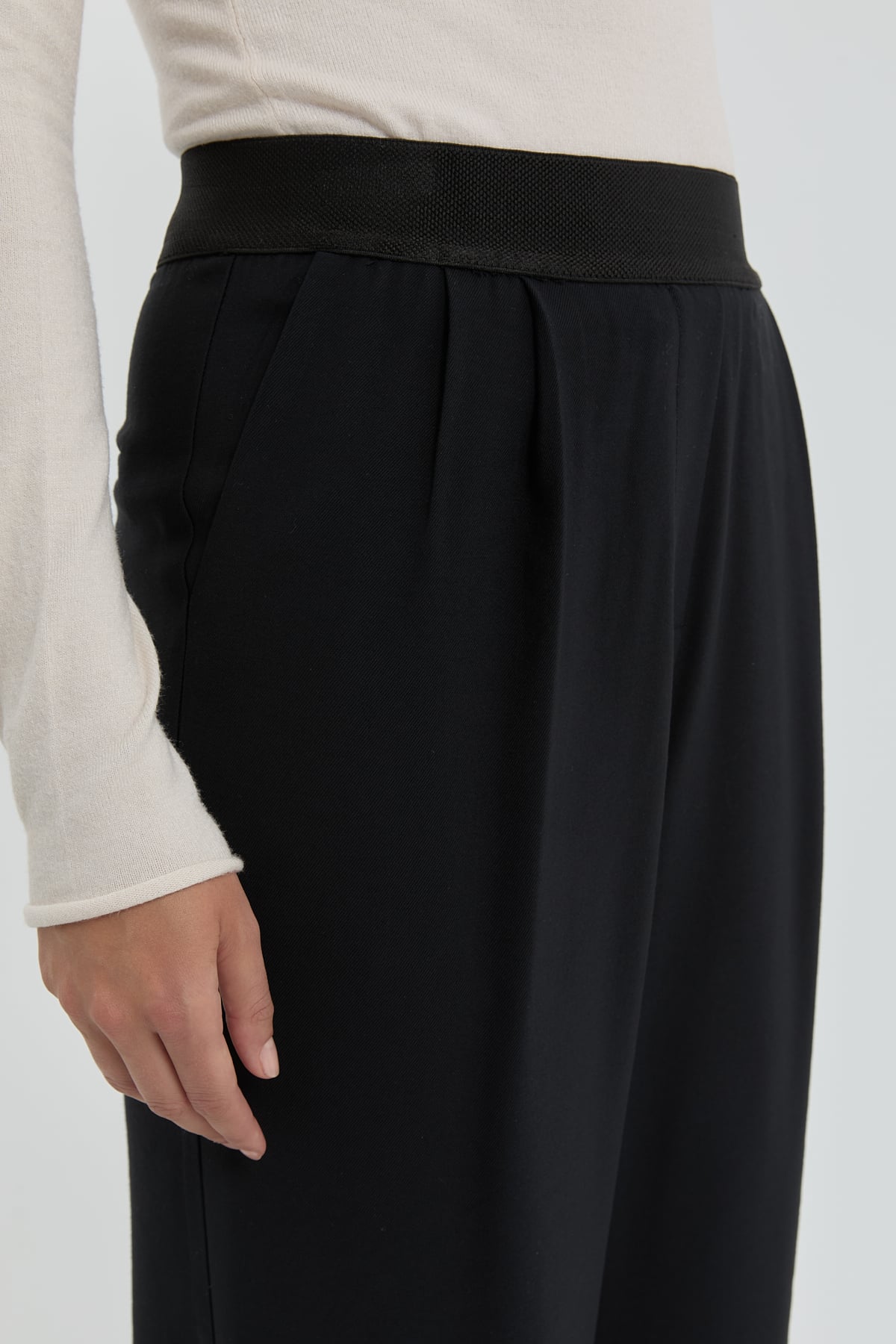 NİHAN Pantolon Nihan Beli Lastikli Modal Pileli Pantolon  Siyah_modest