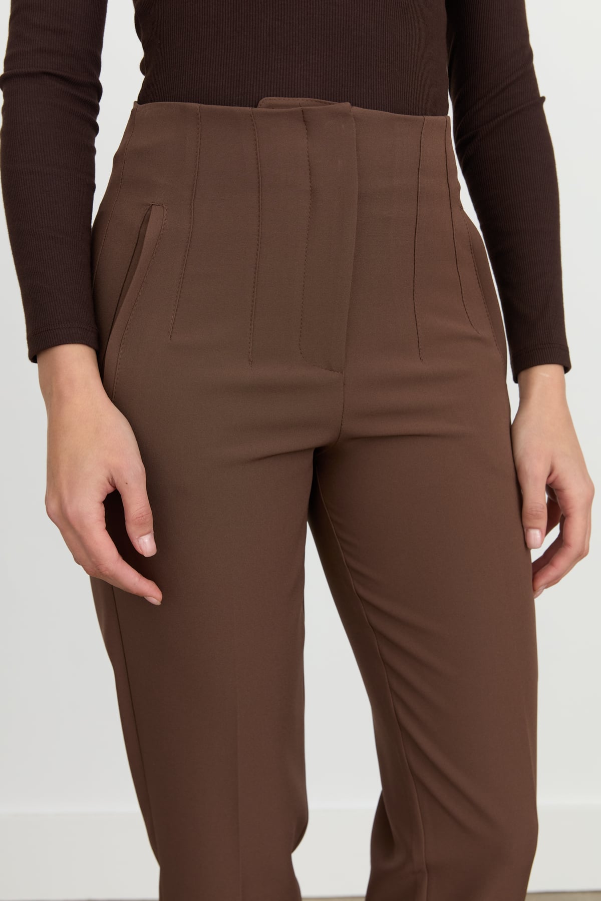 NİHAN Pants Nihan Beli Pensli Ütü İzli Havuç Pantolon  Kahve_modest