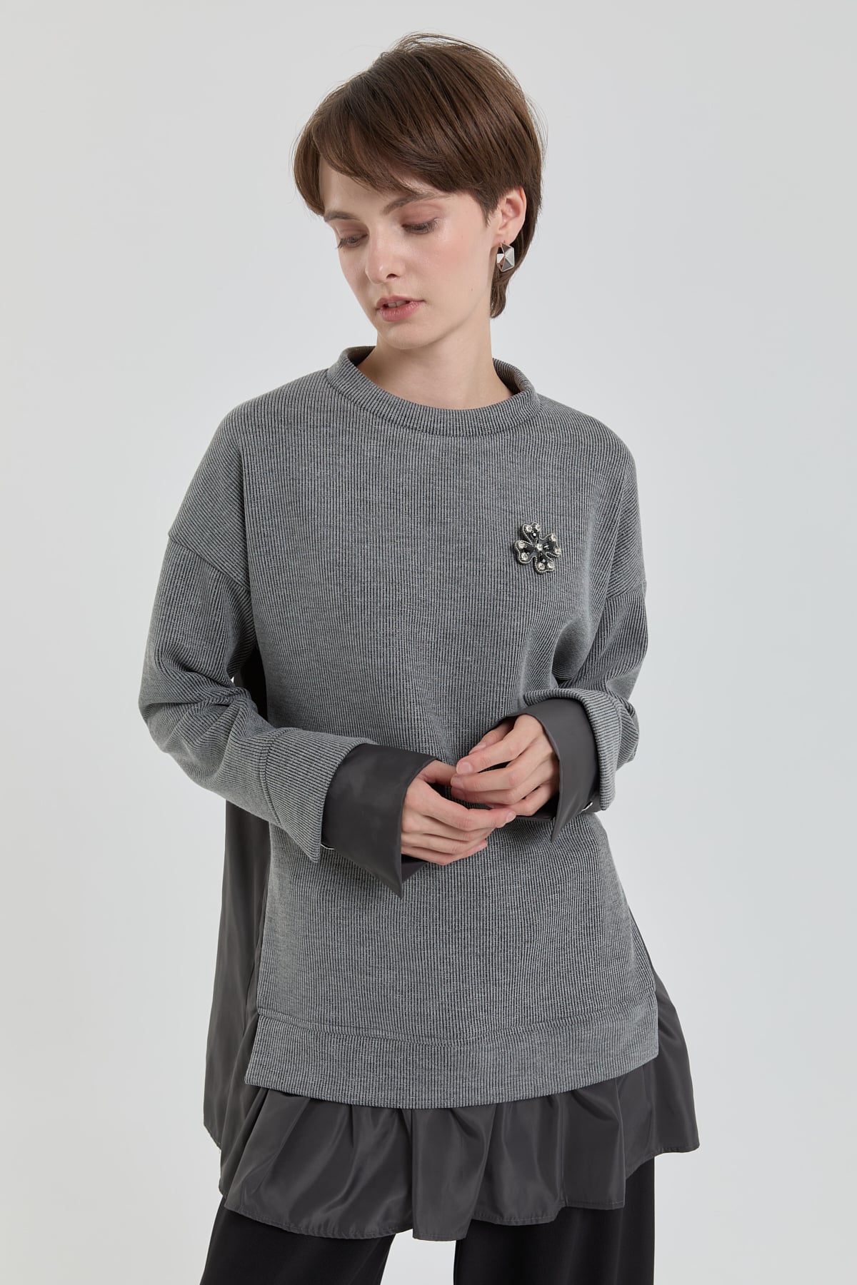 NİHAN Tunik Nihan Broş Detaylı Simli Örme Tunik  Gri_modest