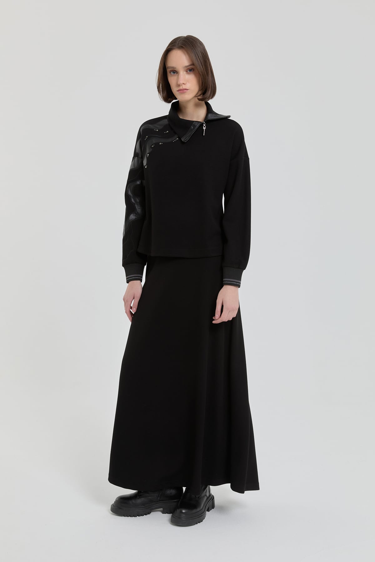 NİHAN Suits Nihan Deri Nakışlı Etek Bluz Takım  Siyah_modest