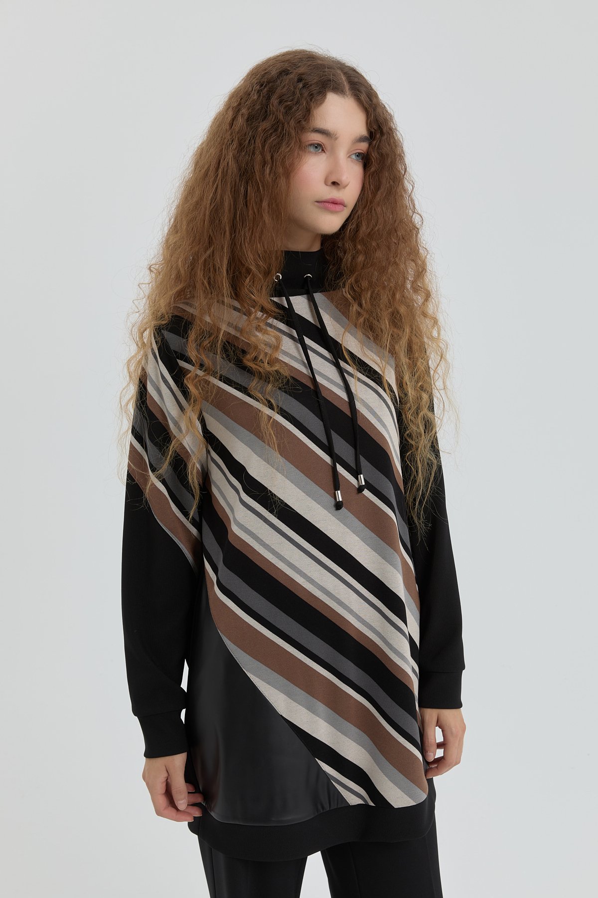 NİHAN Tunik Nihan Dik Yaka Desenli Sweat  Siyah_modest