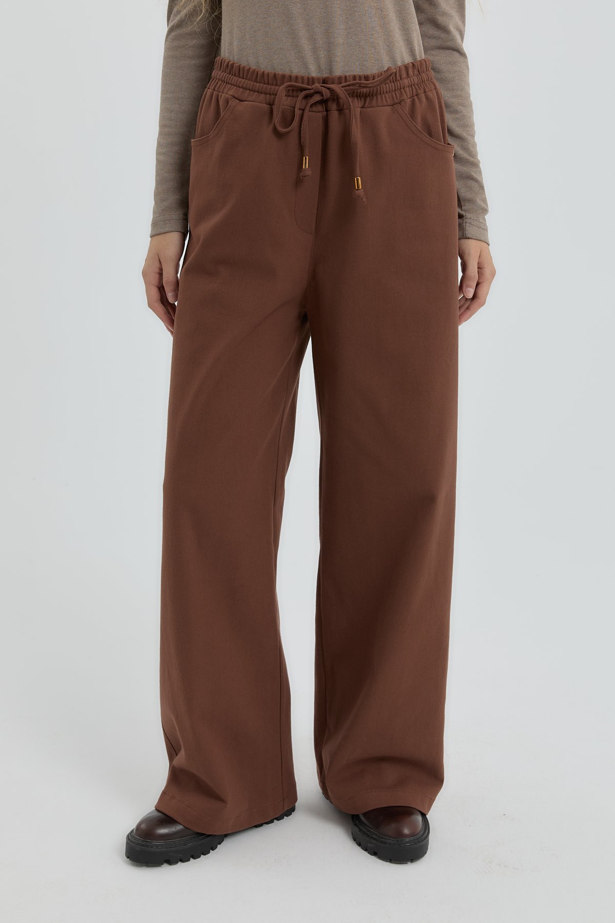 NİHAN Pantolon Nihan Gabardin Beli Lastikli Bol Paça Pantolon  Kahve_modest