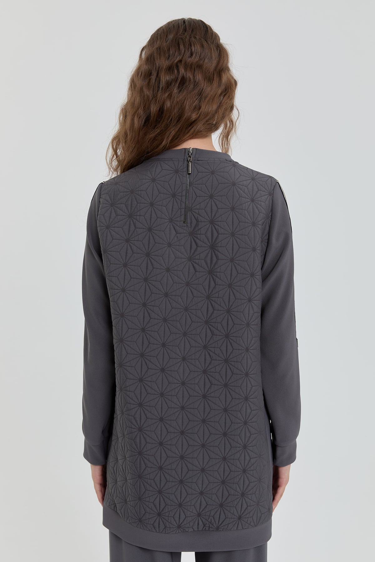 NİHAN Suits Nihan İnce Kapitone Garnili Örme Pantolon Tunik Takım  Füme_modest