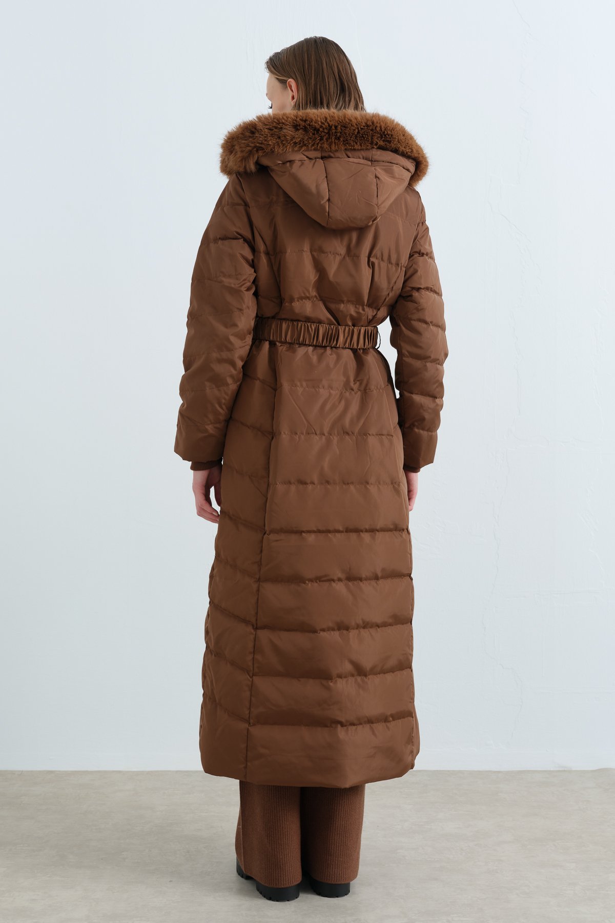 NİHAN Overcoat Nihan Kapşonlu Kemerli Kaz Tüyü Manto  Kahve_modest