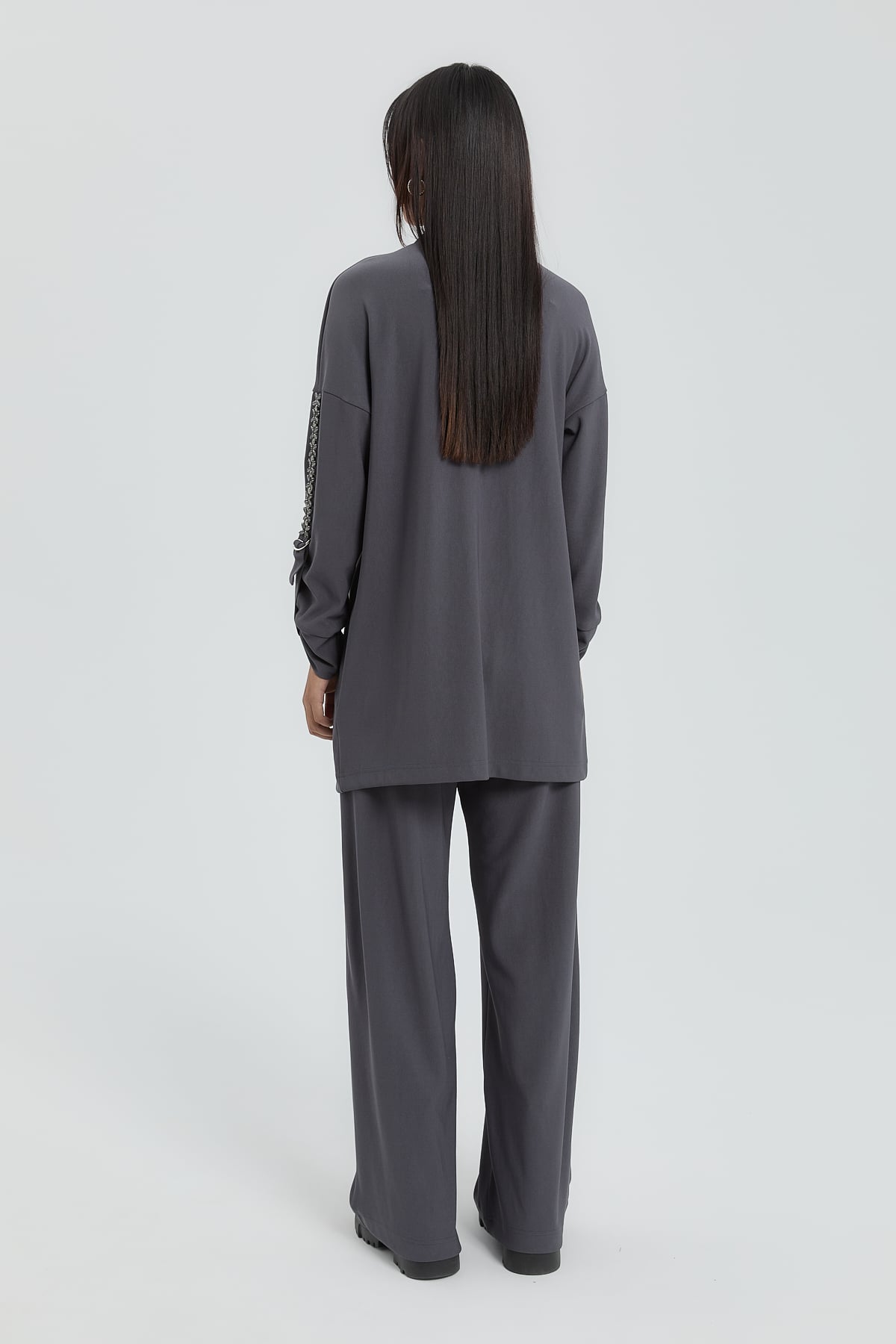 NİHAN Suits Nihan Kolları Taşlı Örme Pantolon Tunik Takım  Füme_modest