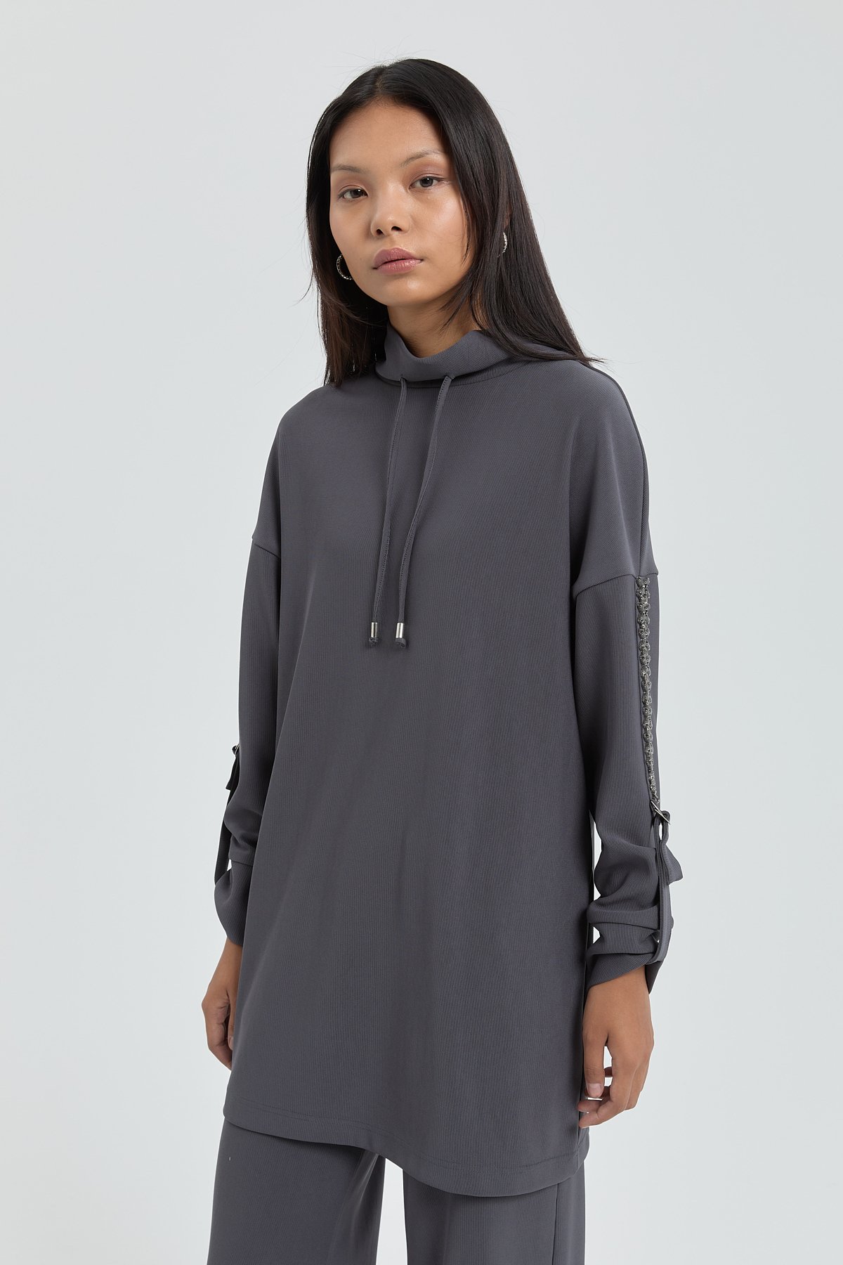 NİHAN Suits Nihan Kolları Taşlı Örme Pantolon Tunik Takım  Füme_modest