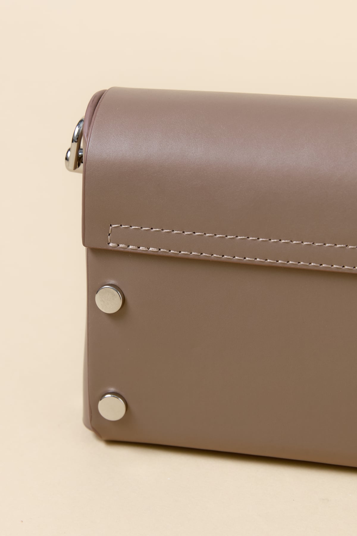 NİHAN Bags Nihan Metal Kapamalı Çapraz Askılı Çanta  Vizon_modest