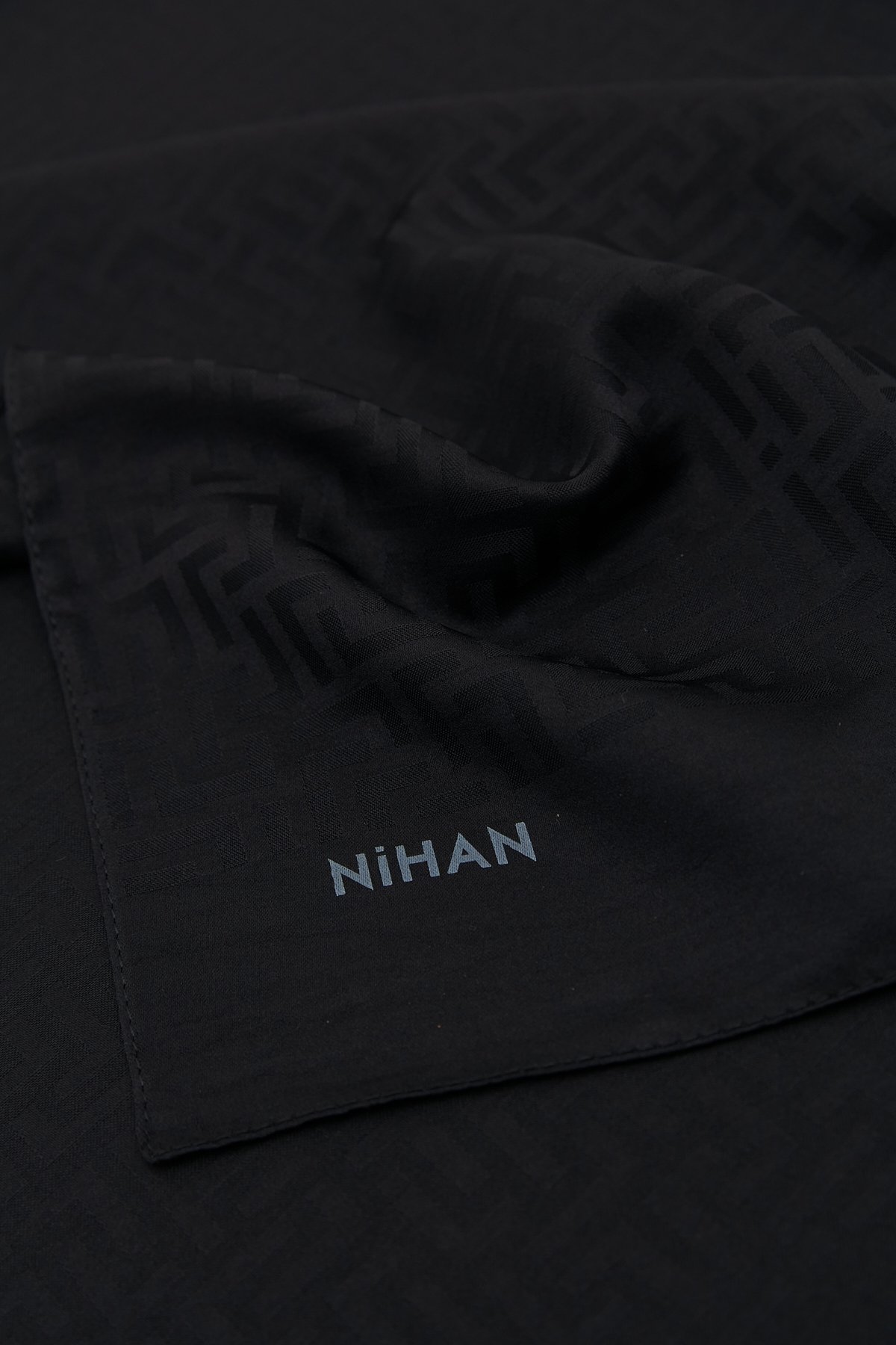 NİHAN Stil Şal Nihan Monogram Desen Şal  Siyah_modest