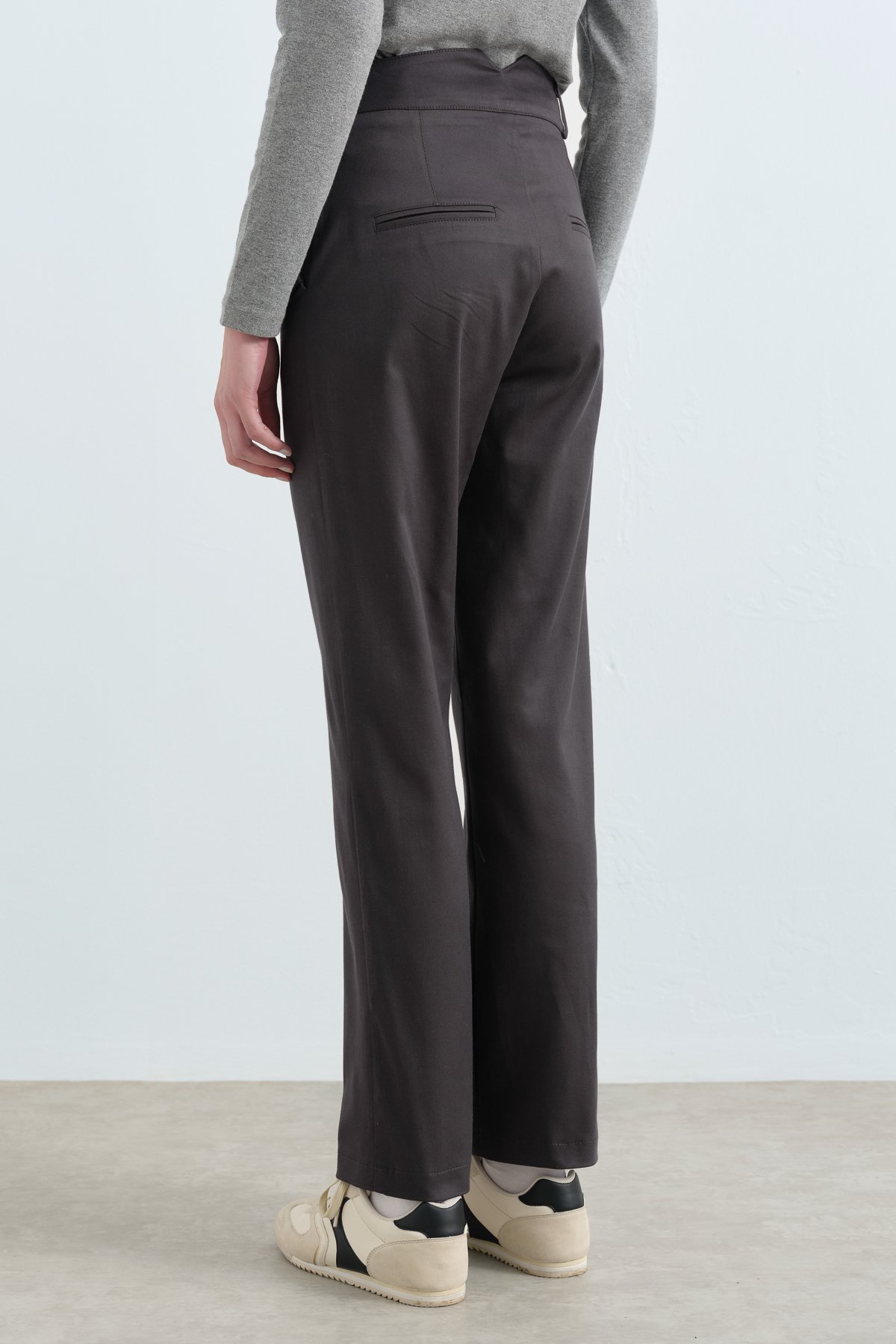 NİHAN Pants Nihan Rivet Detaylı Boru Paça Pantolon  Füme_modest