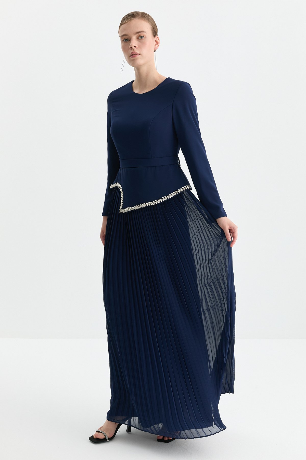 NİHAN Dress Nihan Taş Detaylı Pilise Etekli Elbise  Lacivert_modest