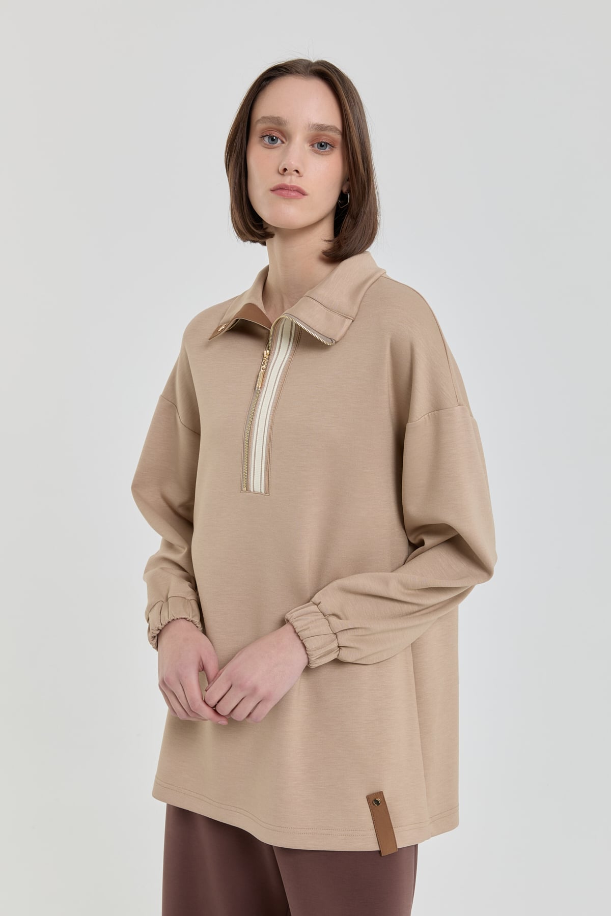 NİHAN Sweat Şeritli Devrik yaka Örme Sweat  Camel_modest