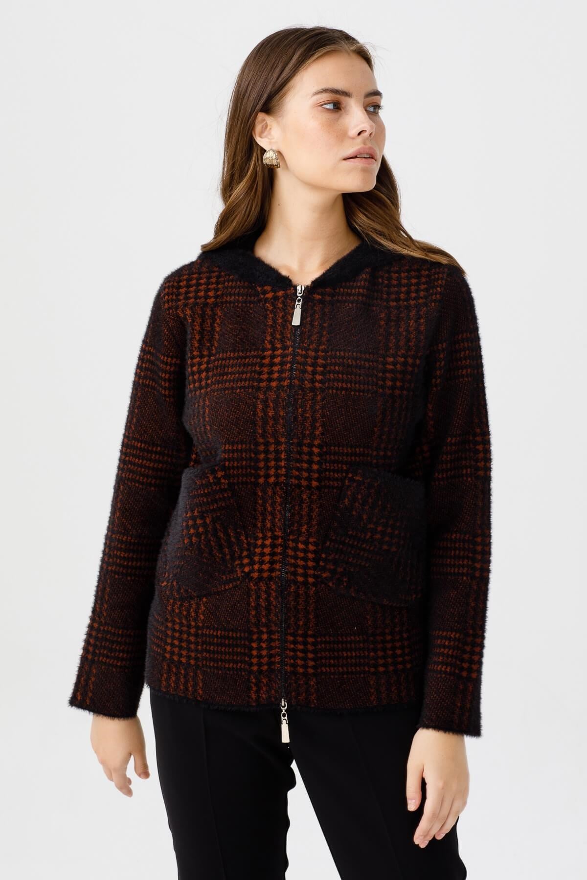 ON TRİKO CEKET Mont Kapüşonlu Asimetrik Cep Detaylı Ekose Kısa Triko  Tarçın