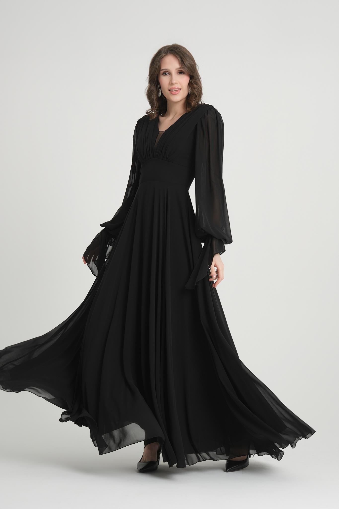 Kolları Taşlı Siyah Abiye Elbise