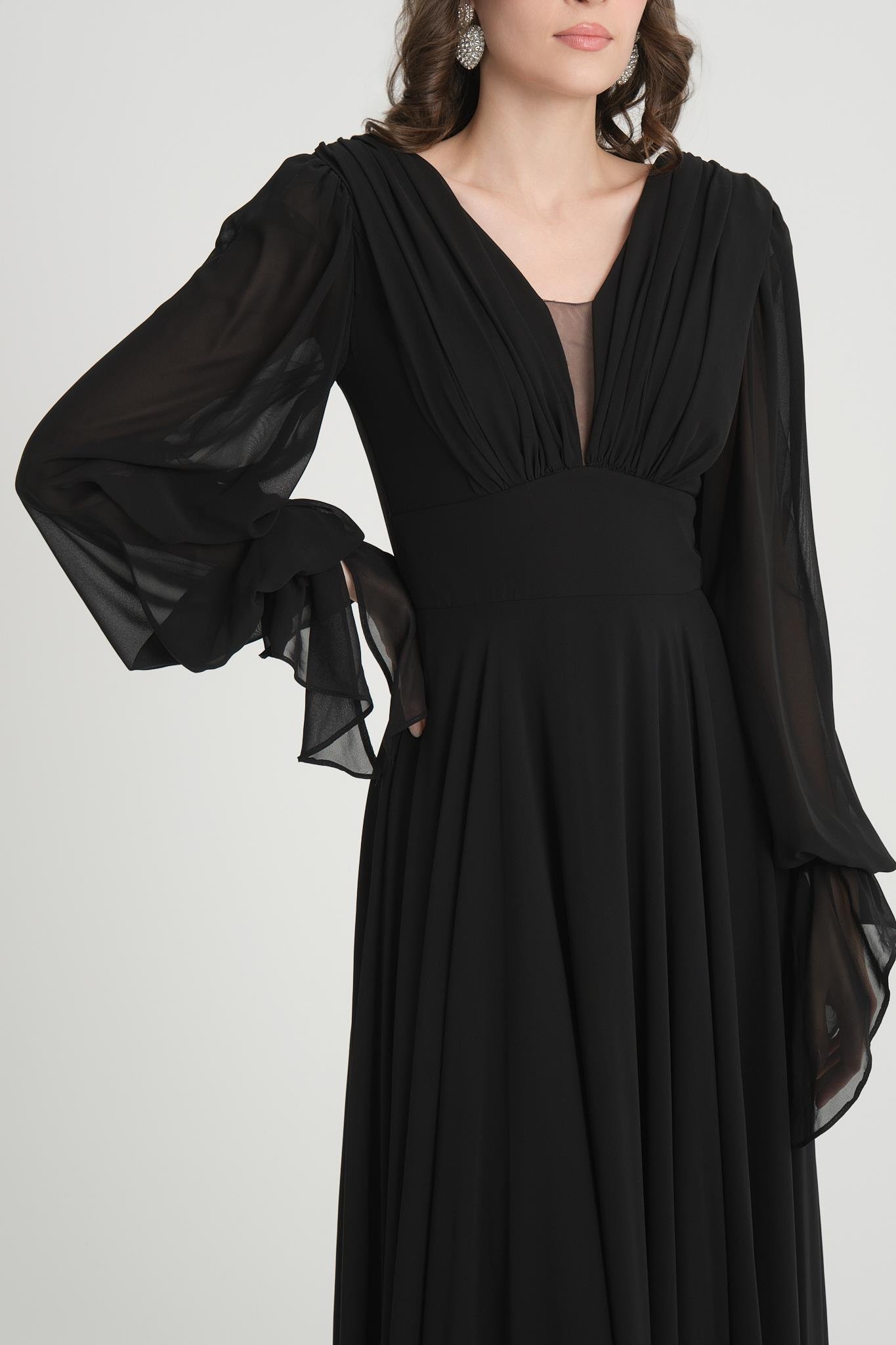 Kolları Taşlı Siyah Abiye Elbise