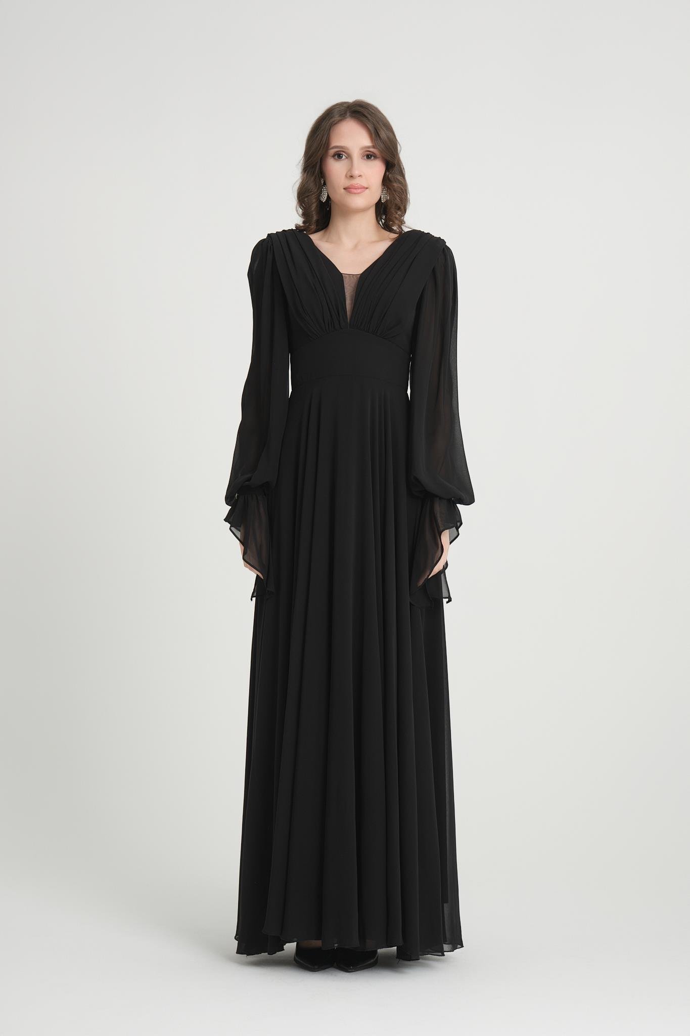 Kolları Taşlı Siyah Abiye Elbise