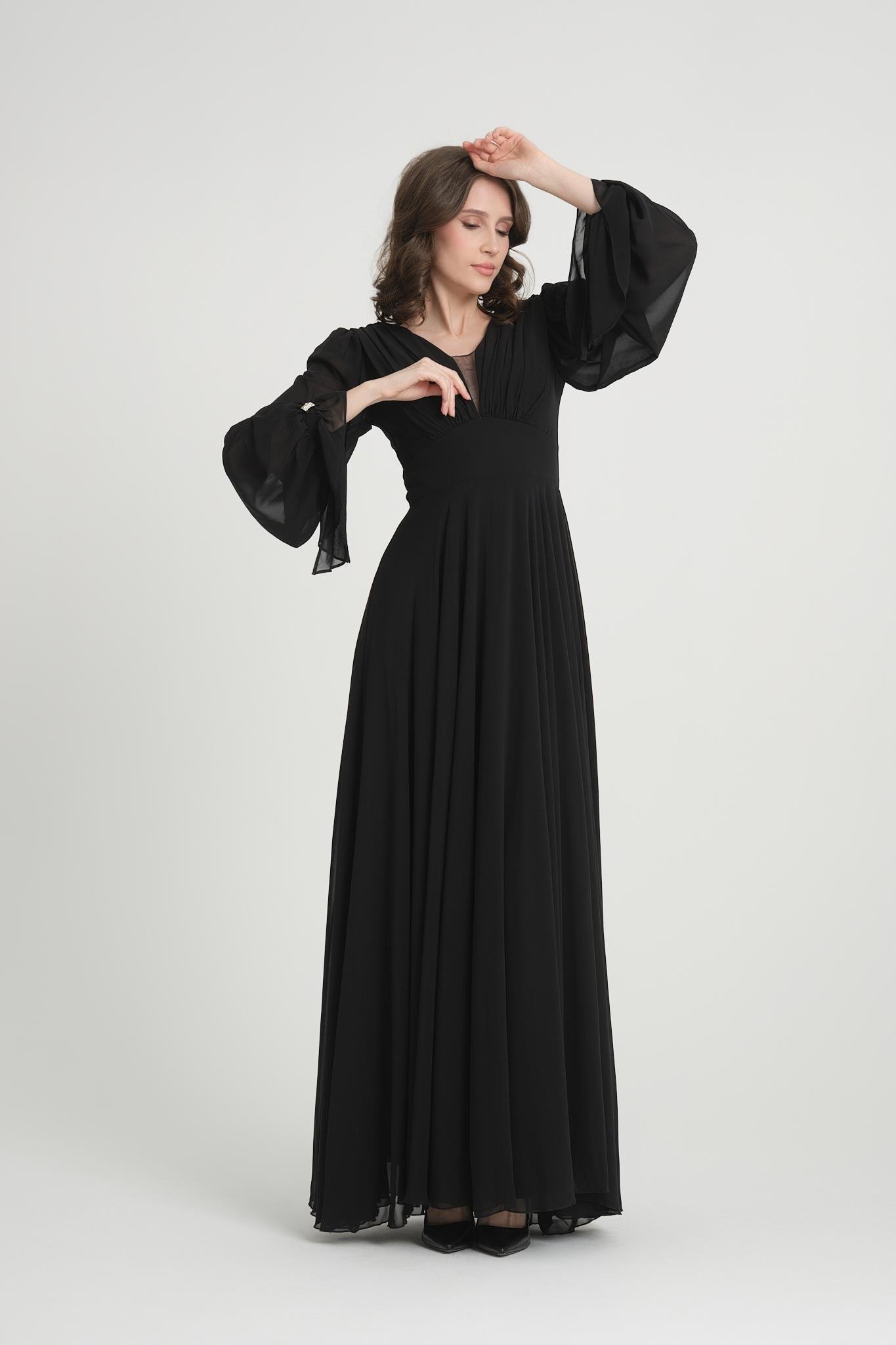 Kolları Taşlı Siyah Abiye Elbise