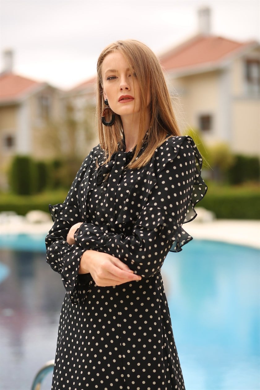 Puantiyeli Uzun Şifon Elbise
