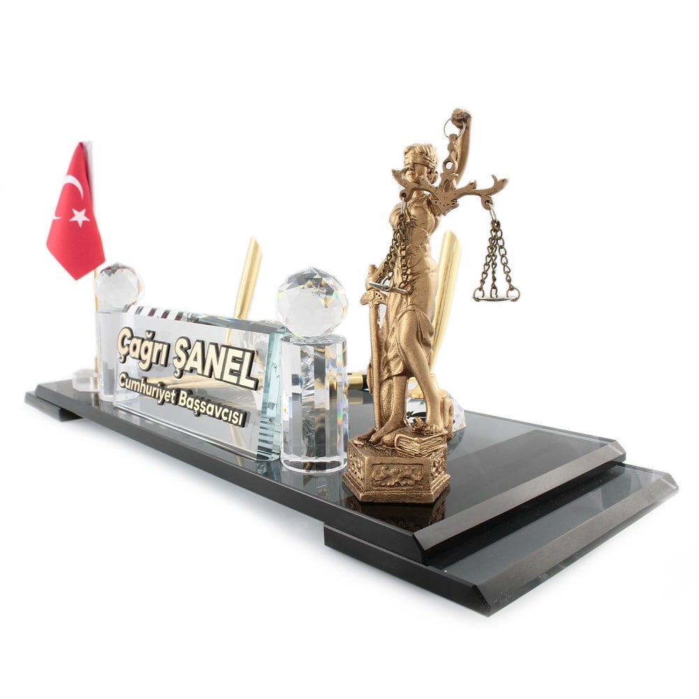 Adalet Heykelli, Türk Bayraklı Avukat Masa İsimliği, Themis Heykelli İsimlik