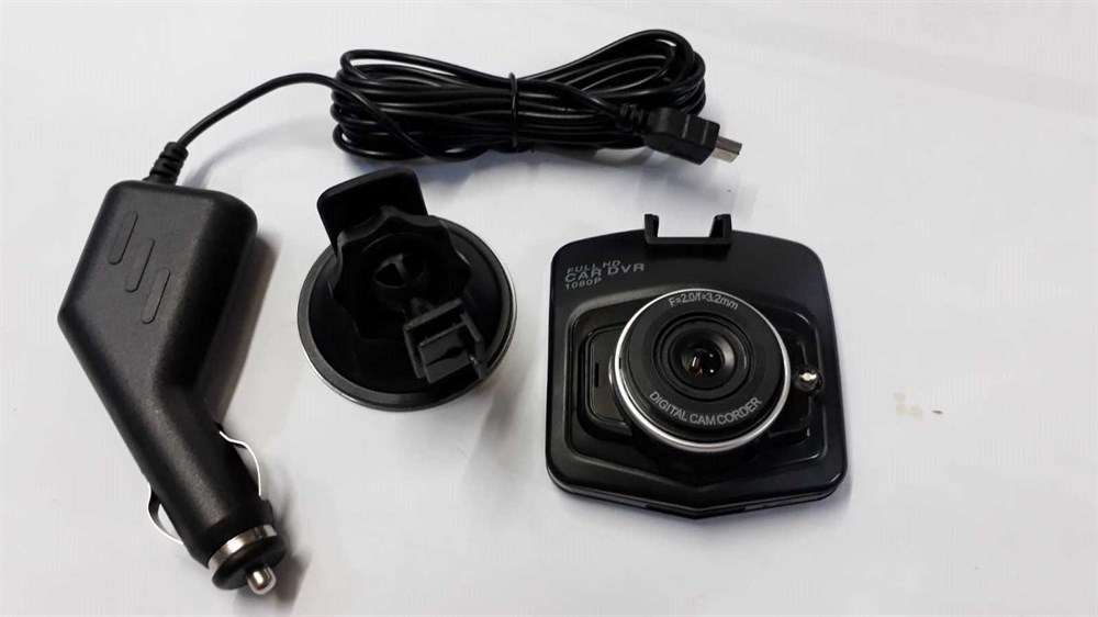 ARAÇ KAYIT KAMERASI 2.4 INC EKRANLI VANTUZLU  12V DVR