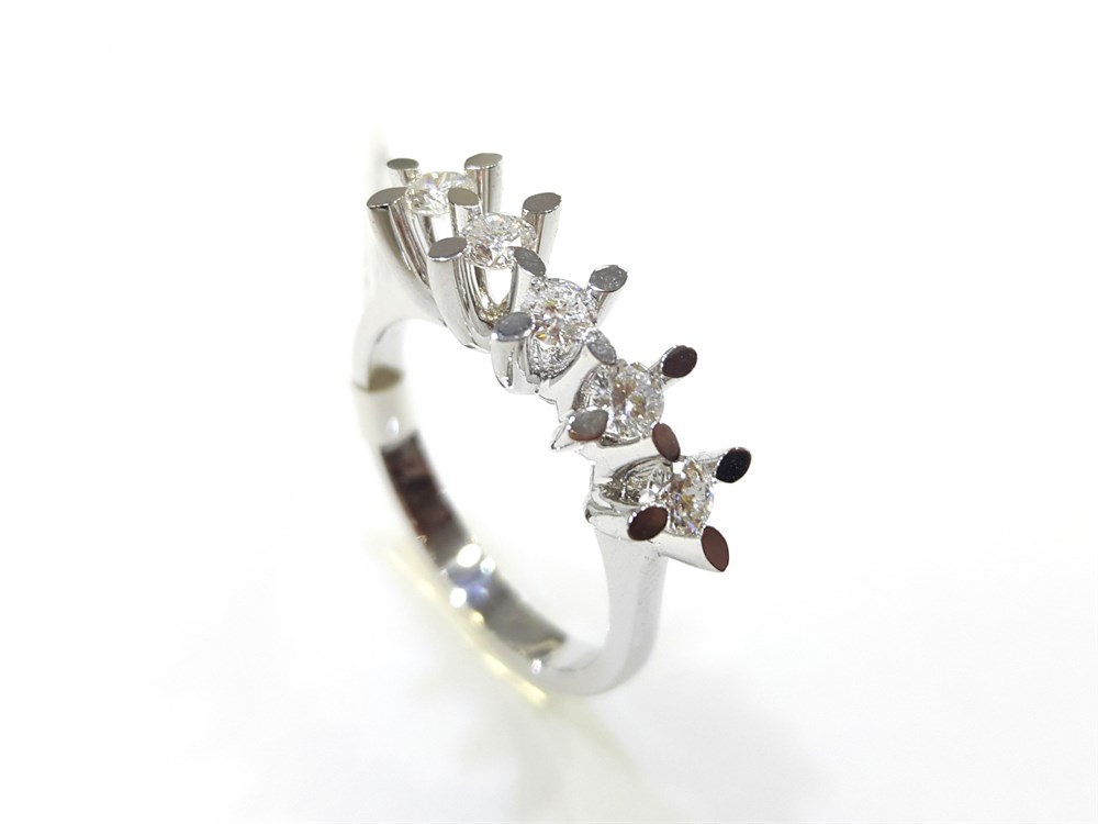 Pırlanta Beştaş 0,45ct F SI 14K Altın 3,80gr