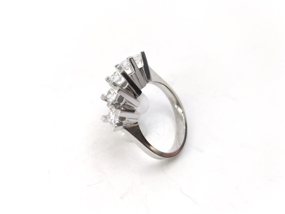 Pırlanta Beştaş Yüzük 0,93ct E SI 14K Altın 5,00gr