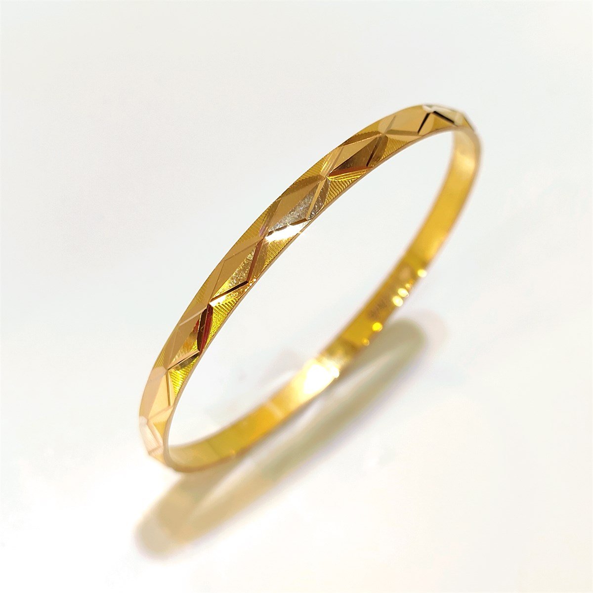 15gr İşçiliksiz Baklava Dilimi Üç Köşe Bilezik 22 Ayar Altın 1080P HD VİDEOLU