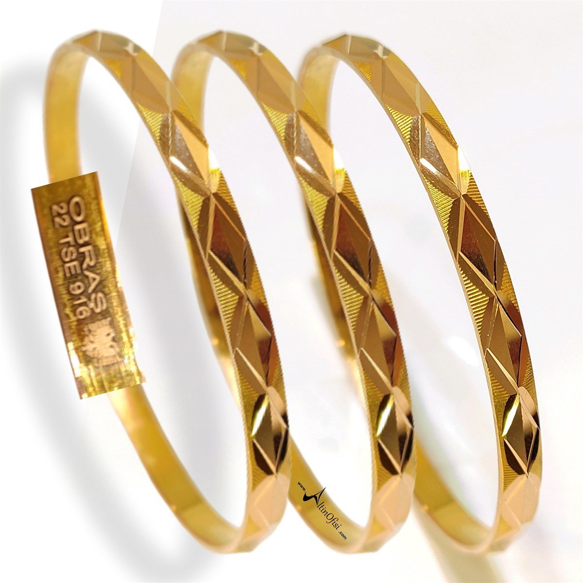 15gr İşçiliksiz Baklava Dilimi Üç Köşe Bilezik 22 Ayar Altın 1080P HD VİDEOLU