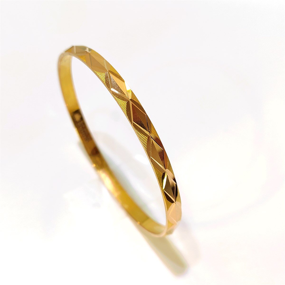 15gr İşçiliksiz Baklava Dilimi Üç Köşe Bilezik 22 Ayar Altın 1080P HD VİDEOLU