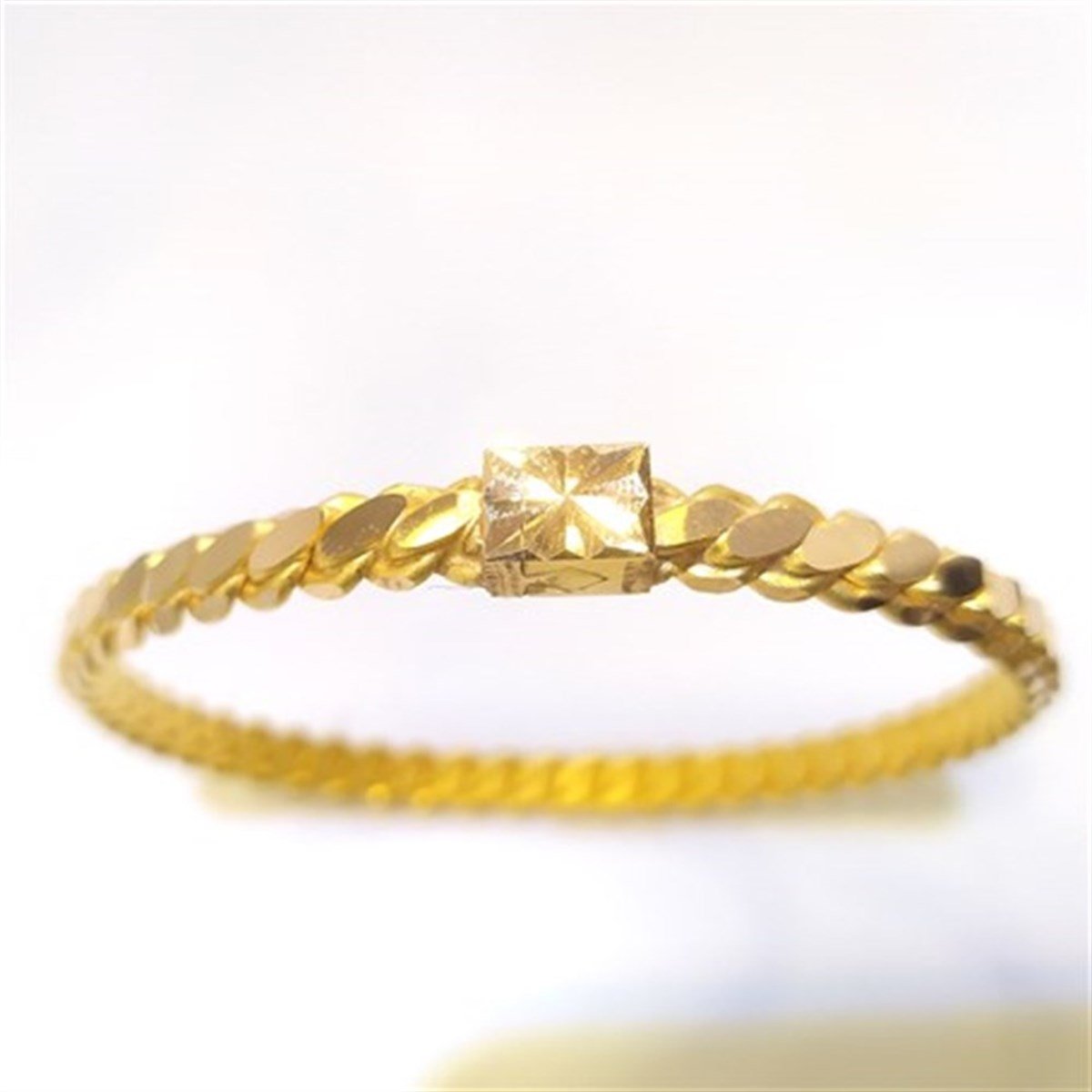 45gr İşçiliksiz Kilitli Dik Mersin  burma Bilezik 22 Ayar Altın