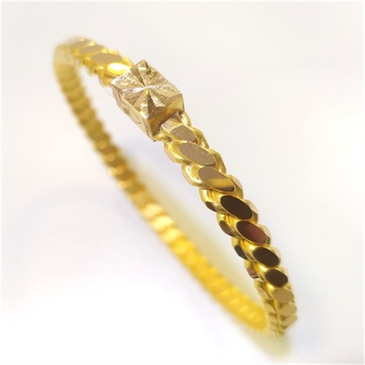 45gr İşçiliksiz Kilitli Dik Mersin  burma Bilezik 22 Ayar Altın