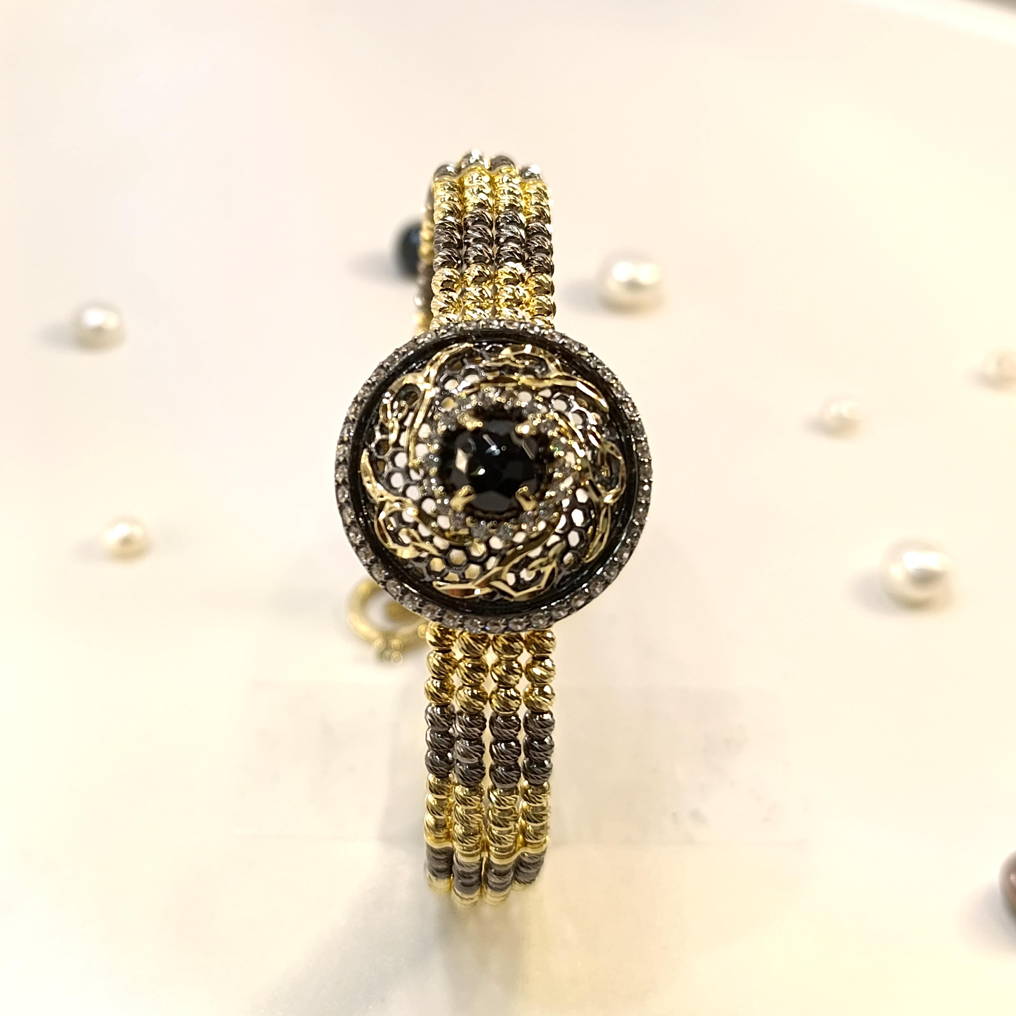 Siyah Taşlı Dorika Toplu Kelepçe Bilezik 14 Ayar Altın HD VİDEOLU