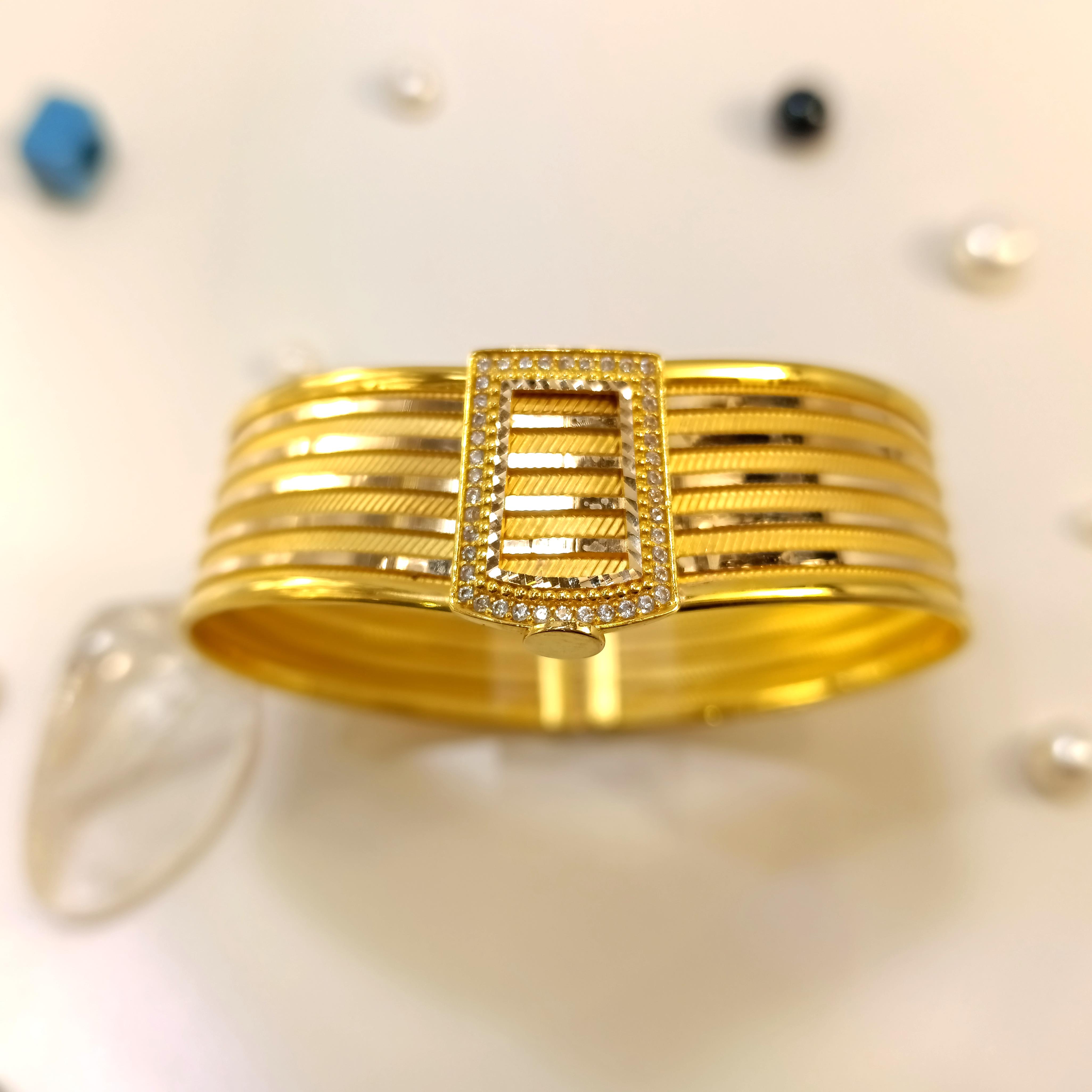 Tokalı Kelepçe Bilezik 14 Ayar Altın HD VİDEOLU