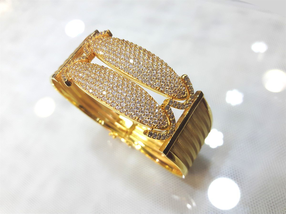 Trabzon İşlemeli Taşlı Kelepçe Bilezik 22 Ayar Altın