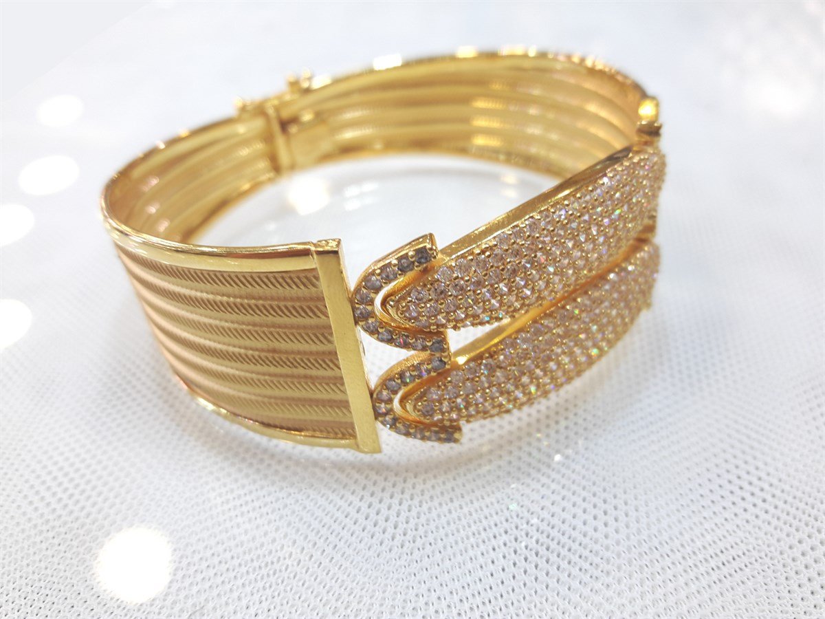 Trabzon İşlemeli Taşlı Kelepçe Bilezik 22 Ayar Altın