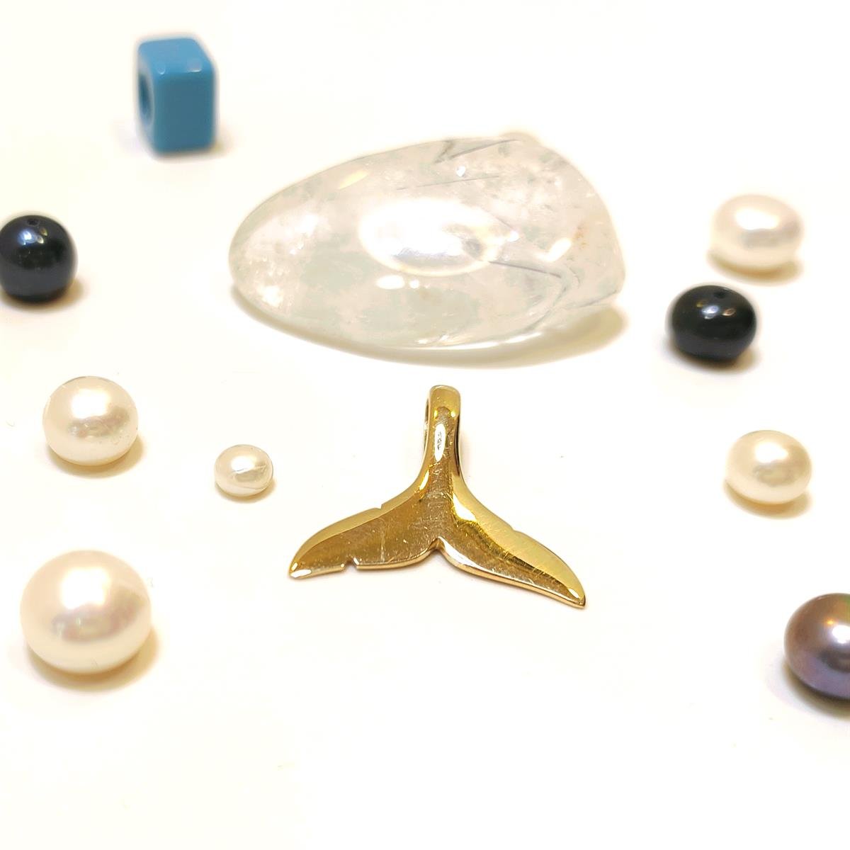 Balina Kuyruğu Kolye 14 Ayar Altın  HD VİDEOLU