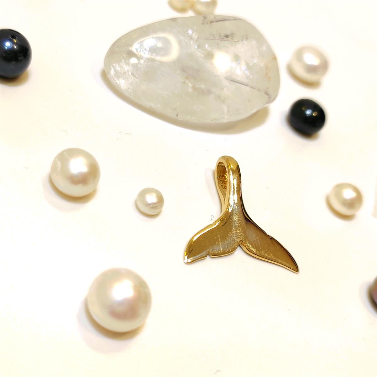 Balina Kuyruğu Kolye 14 Ayar Altın  HD VİDEOLU