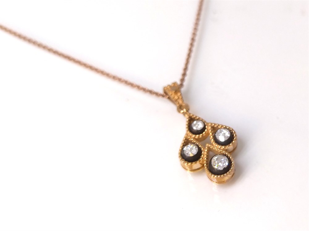 Damla Elmas Taşlı Kolye