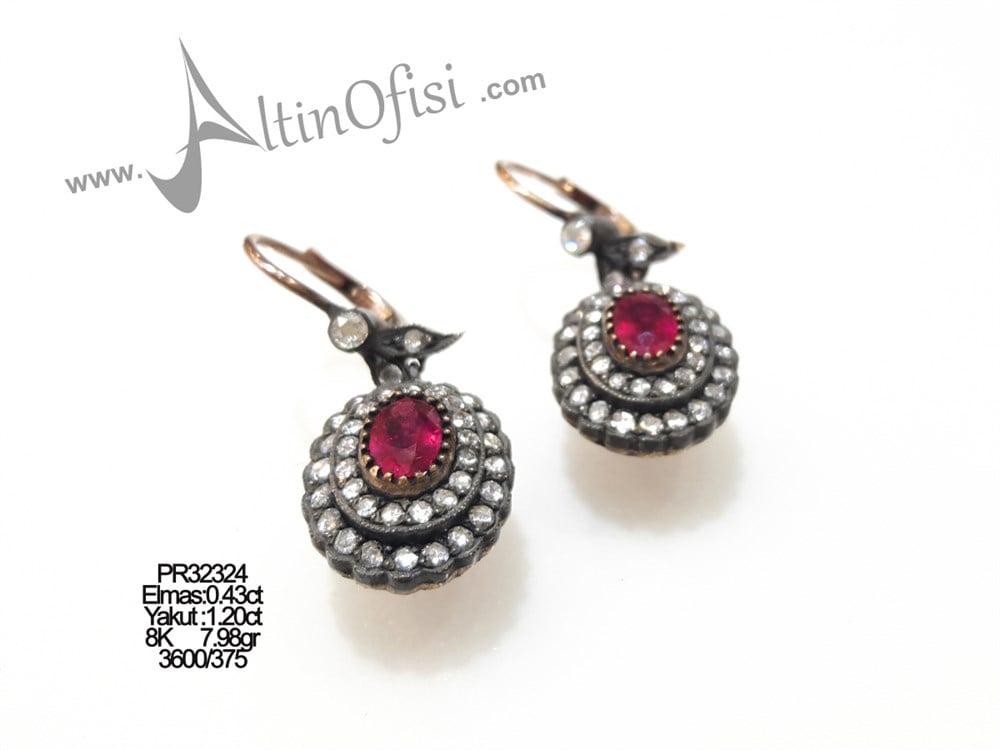 Elmas ve Yakut Küpe