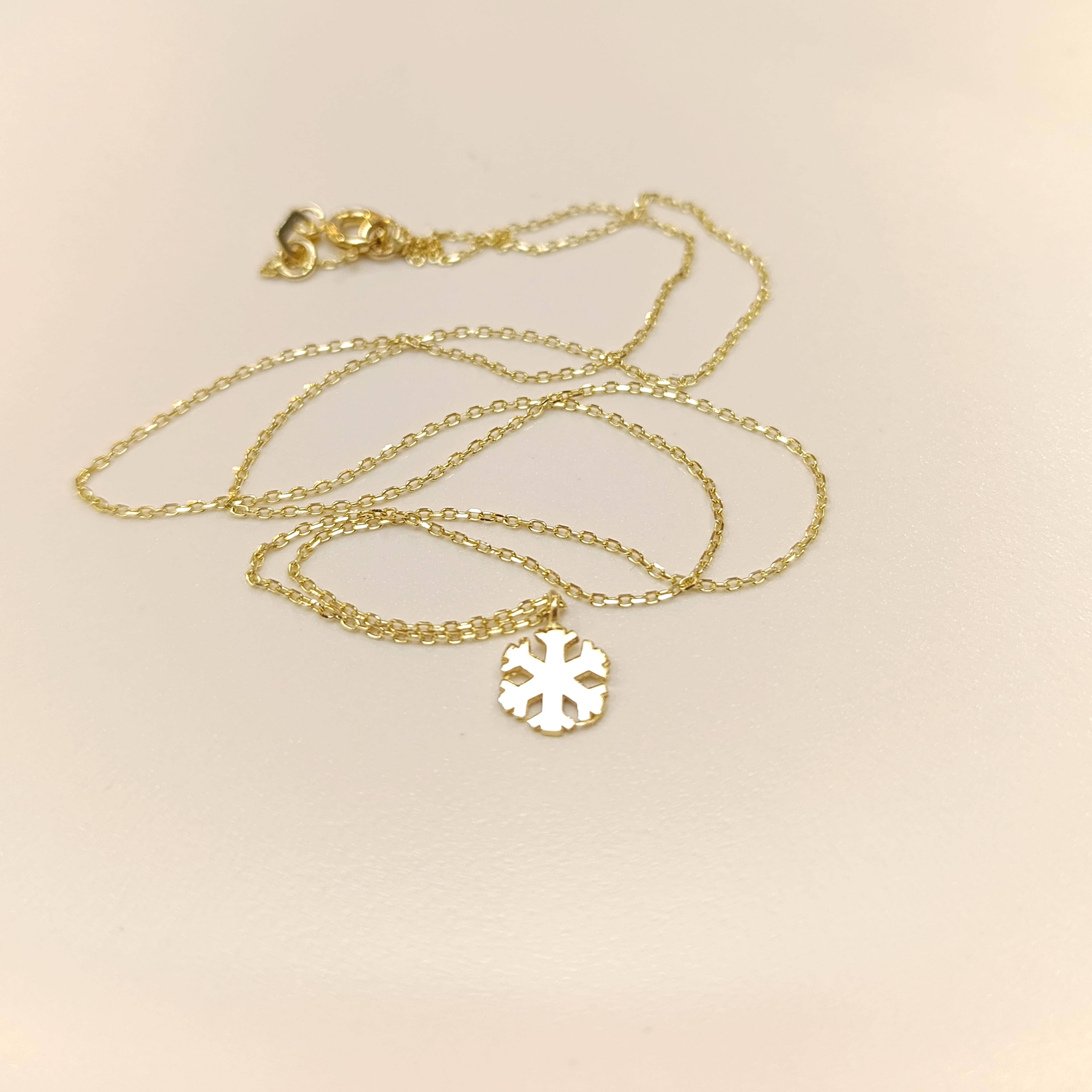 Kar Tanesi Kolye 14 Ayar Altın HD VİDEOLU