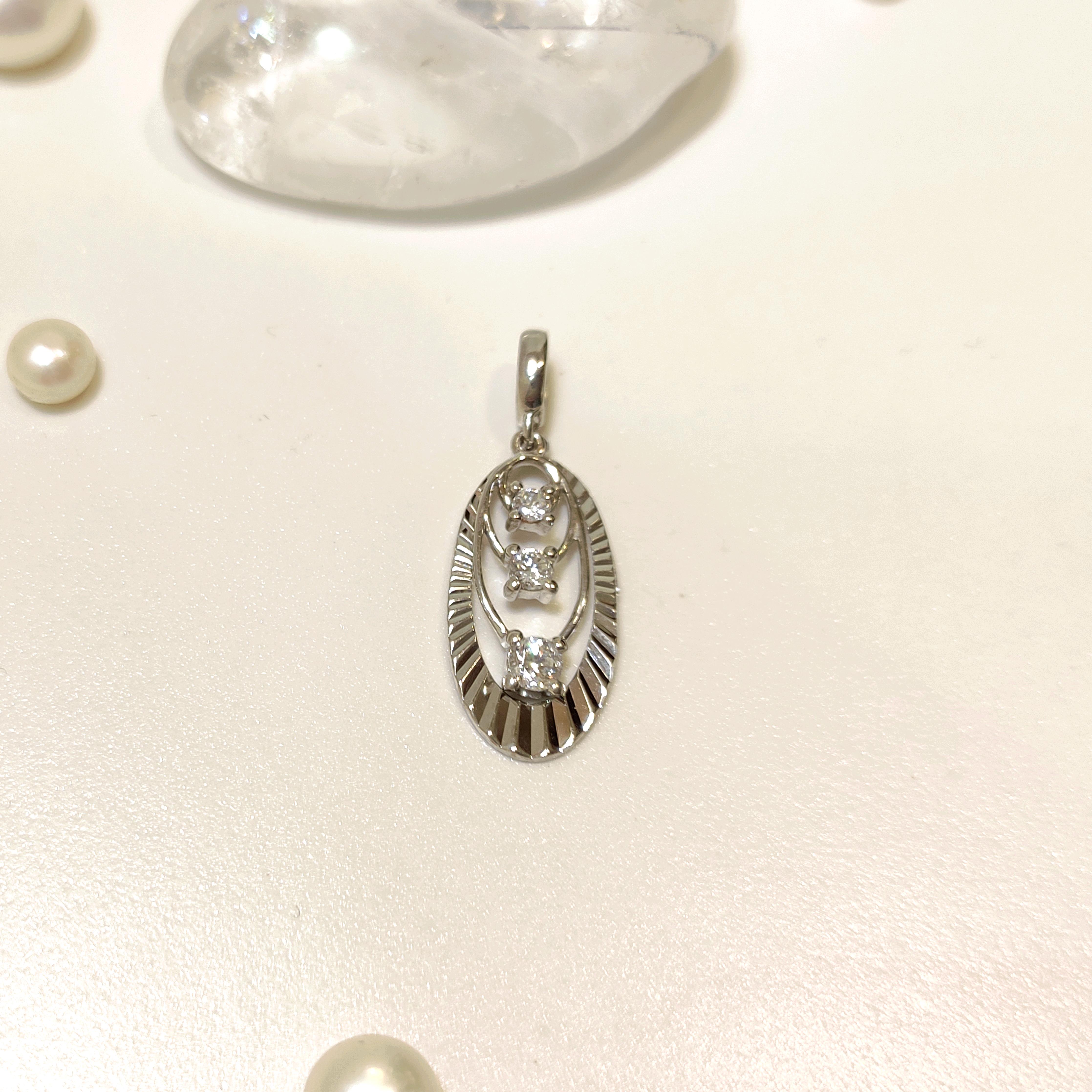 Tria Kolye Ucu 14 Ayar Altın  HD VİDEOLU