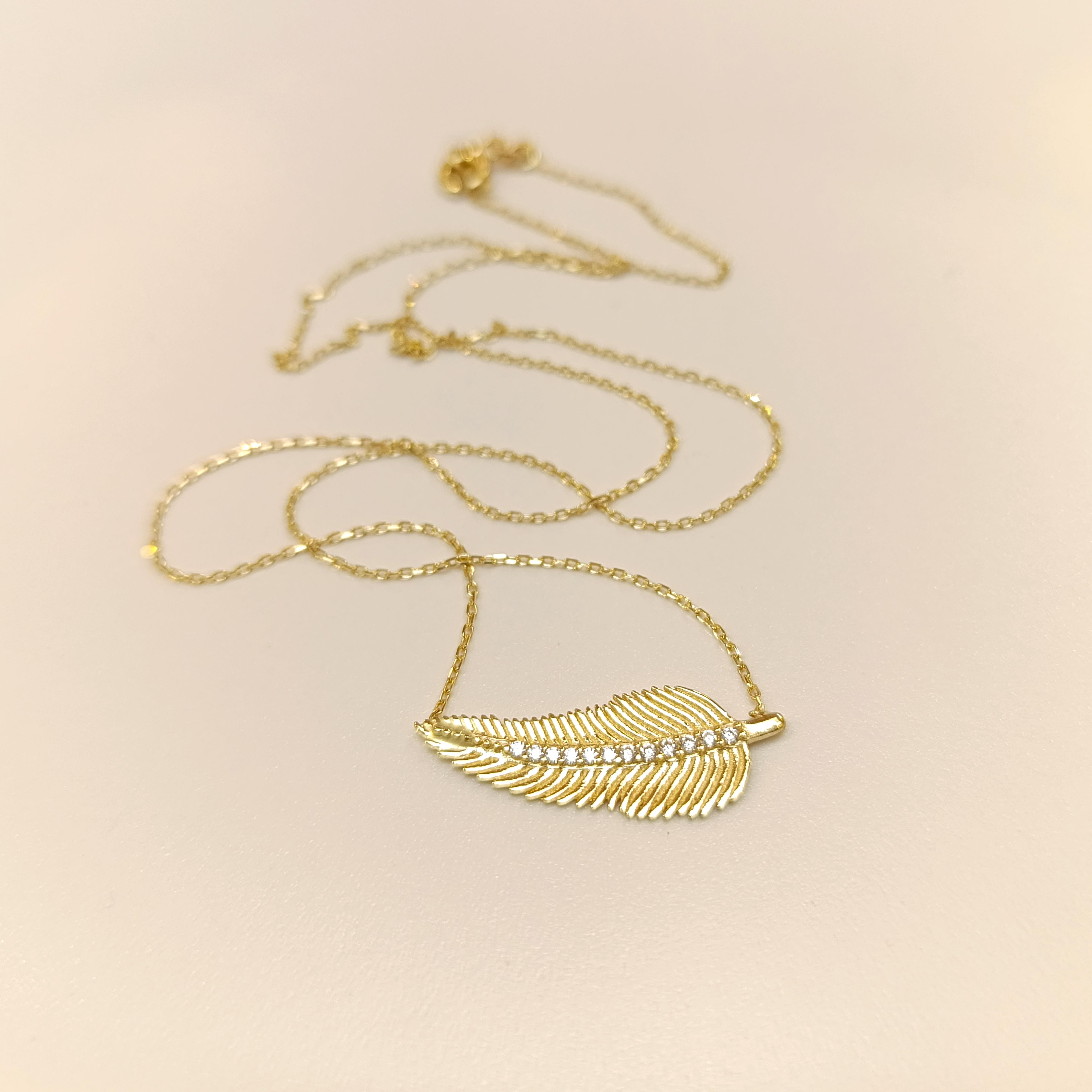 Tüy Kolye 14 Ayar Altın HD VİDEOLU