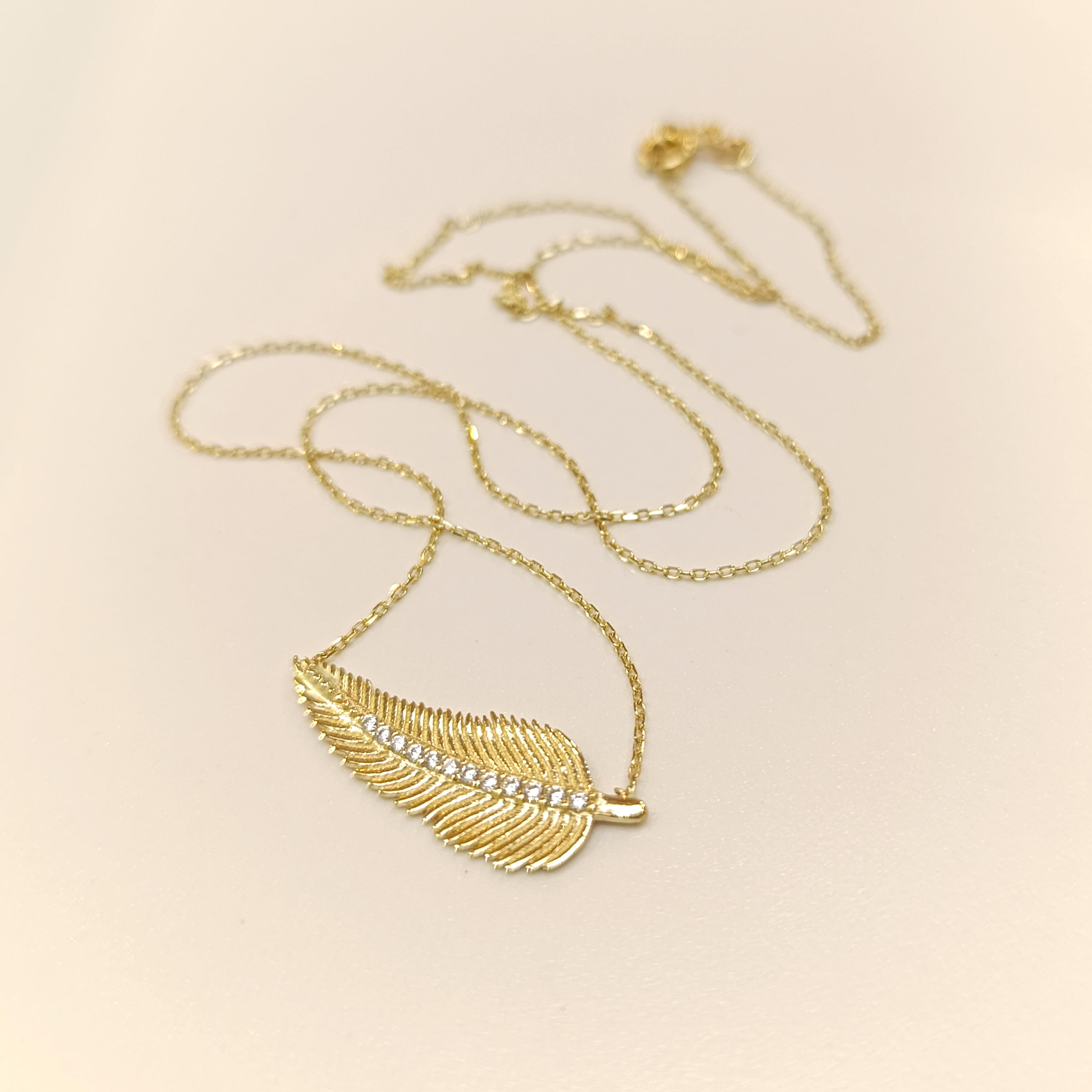 Tüy Kolye 14 Ayar Altın HD VİDEOLU