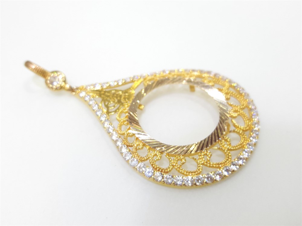 Yarım Çerçevesi Kolye 14 Ayar Altın