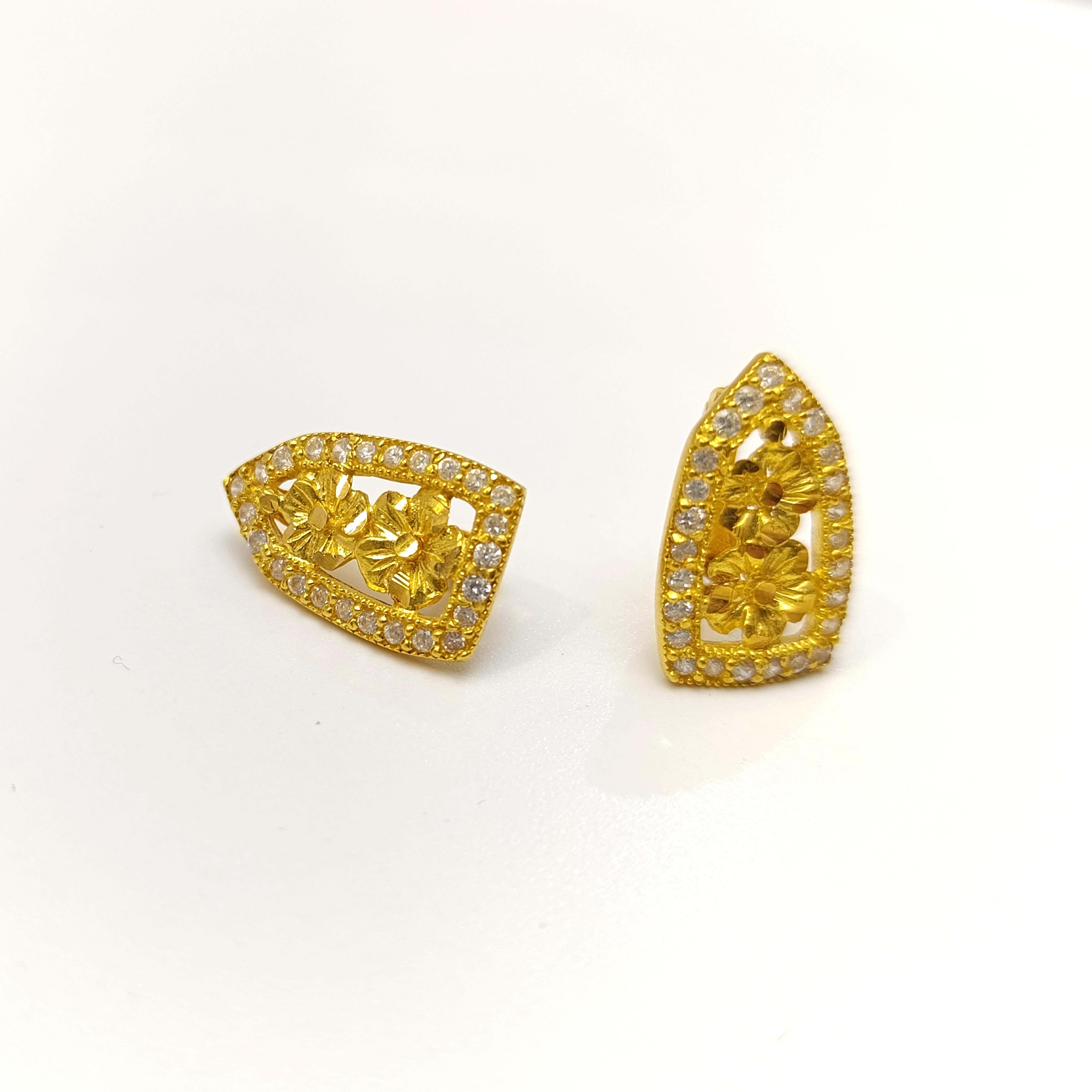 Çİçekli Küpe 22 Ayar Altın HD VİDEOLU