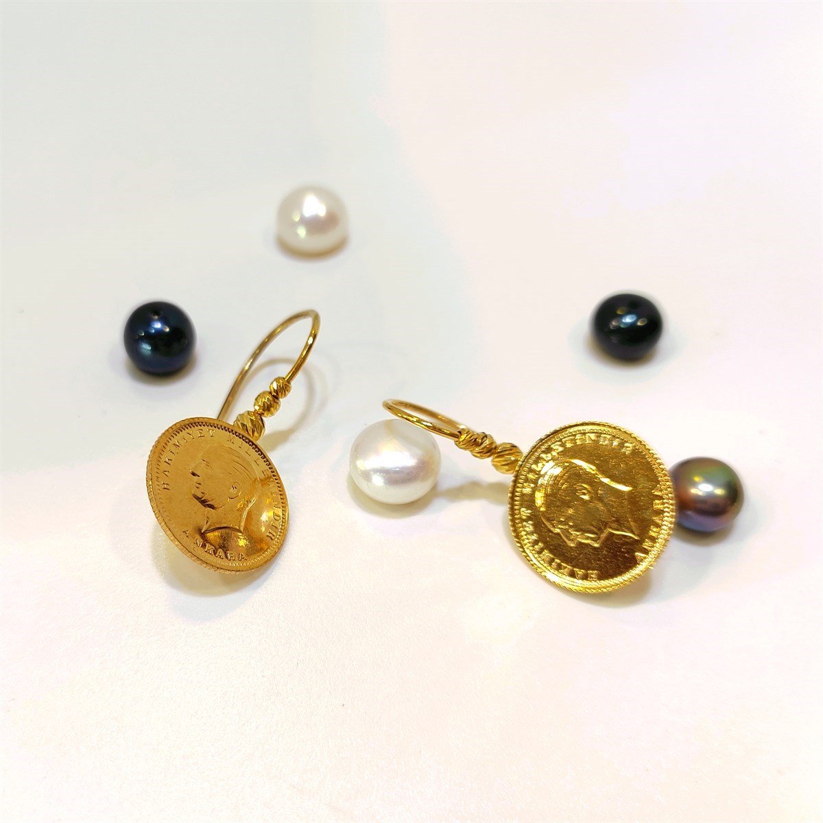 Dorika Toplu Çeyrek Küpe Altın HD VİDEOLU